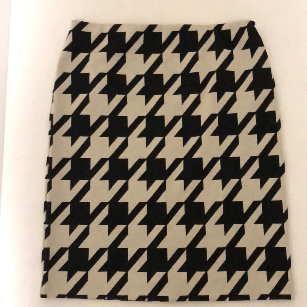Worthington Hounds Tooth Skirt